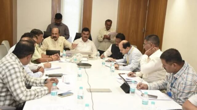 A meeting was held at the Ministry under the chairmanship of Agriculture Minister Dattatreya Bharane to change the working procedure for seed inspection accountability and determine new standard working procedures.