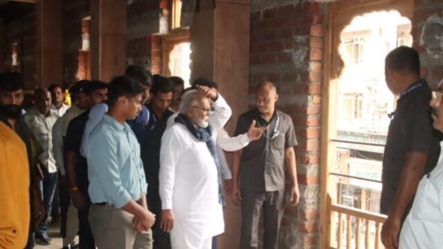 Food, Civil Supplies, and Consumer Protection Minister Chhagan Bhujbal visits the Bhide Wada National Memorial.