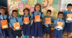 माजी विद्यार्थी संघ ओझर यांच्यातर्फे साबळेवाडी शाळेत वह्या वाटप कार्यक्रम संपन्न