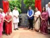 मुख्यमंत्री देवेंद्र फडणवीस यांचे हस्ते काळा घोडा आर्ट एवेन्यू सौंदर्यीकरण कामांचे लोकार्पण काळा घोडा प्लाझा, बी. भरूचा मार्ग येथे आयोजित कार्यक्रमात करण्यात आले