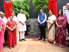 मुख्यमंत्री देवेंद्र फडणवीस यांचे हस्ते काळा घोडा आर्ट एवेन्यू सौंदर्यीकरण कामांचे लोकार्पण काळा घोडा प्लाझा, बी. भरूचा मार्ग येथे आयोजित कार्यक्रमात करण्यात आले