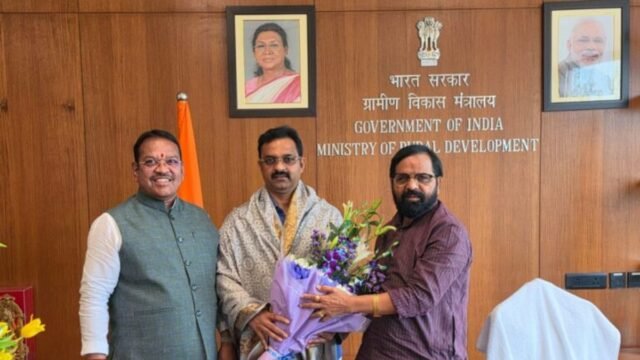 Centre assures release of pending MGNREGA funds within eight days.