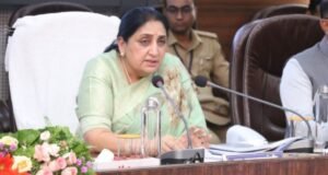 नगर–बीड–परळी रेल्वे प्रकल्पाला गती द्या; मराठवाडा मुक्तीदिनी पुढील टप्पा पूर्ण करण्यासाठी सर्व यंत्रणांनी समन्वयाने काम करावे– उपमुख्यमंत्री सुनेत्रा अजित पवार