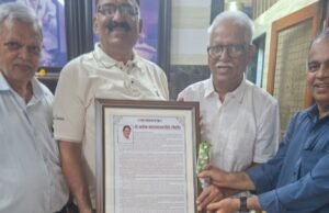 ओम गुरुदेव रेल्वे प्रवासी भजन मंडळाच्या आषाढी दिंडी सोहळ्यास भक्तांचा उत्स्फूर्त प्रतिसाद