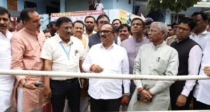 पालकमंत्री अतुल सावे यांच्याकडून विष्णुपुरी उड्डाणपुलाची पाहणी