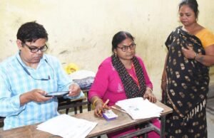 मतदार यादी विशेष सखोल पुनरीक्षण: जिल्ह्यात 72.93 टक्के काम पूर्ण;’बीएलओ’ना सहकार्य करण्याचे आवाहन