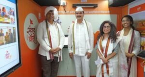 संवादवारी डिजिटल चित्ररथाला माहिती तंत्रज्ञान व सांस्कृतिक कार्य मंत्री आशिष शेलार आणि कृषिमंत्री दत्तात्रय भरणे यांनी आज इंदापूर तालुक्यातील बेलवडी येथे सदिच्छा भेट दिली