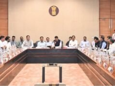 मुख्यमंत्री देवेंद्र फडणवीस यांच्या अध्यक्षतेखाली पालघर जिल्ह्यातील अतिवृष्टीमुळे झालेल्या नुकसानीचा आढावा मंत्रालय येथे घेण्यात आला