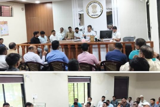 नवापूर तालुक्यातील रेल्वे क्रॉसिंग गेट बंद करण्याबाबत आढावा बैठक