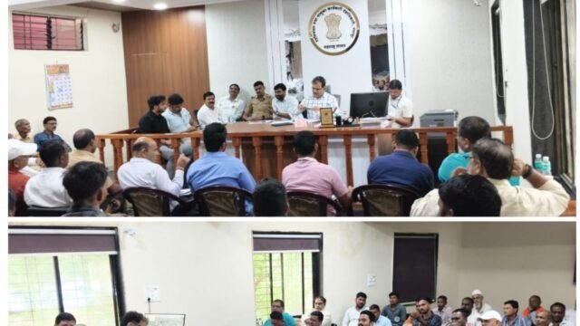 Review meeting regarding the closure of the railway crossing gate in Navapur Taluka.
