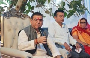 अक्कलकोस गावातील विकासाचा अनुशेष भरून काढणार: पालकमंत्री जयकुमार रावल