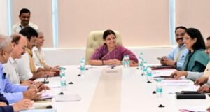 झोपडपट्टी पुनर्वसन प्रकल्पांची अंमलबजावणी गतिमान करावी – राज्यमंत्री माधुरी मिसाळ