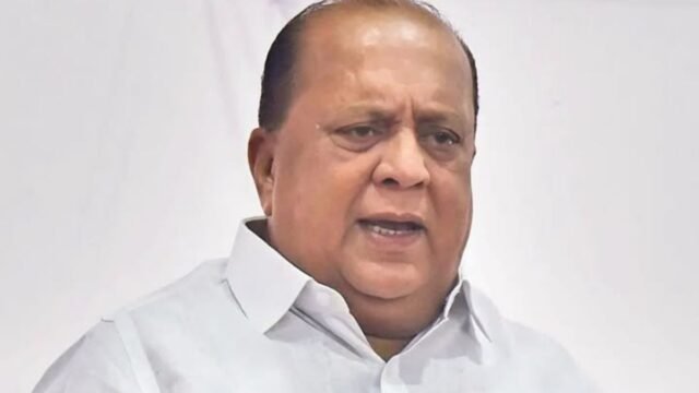 Main Independence Day flag-hoisting ceremony to be performed by the Guardian Minister; event scheduled for 9:05 AM.