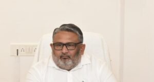कामगारांना कायमस्वरूपी सेवेत सामावून घेण्याची प्रक्रिया प्राधान्याने पूर्ण करावी – मंत्री ॲड. आकाश फुंडकर