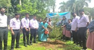 एस. ए. मिशन हायस्कूल व कनिष्ठ महाविद्यालयात ‘एक पेड माँ के नाम’अभियानांतर्गत वृक्षारोपण