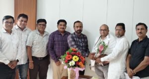 नूतन माध्यमिक शिक्षणाधिकारी भानुदास रोकडे यांचा सत्कार कनिष्ठ महाविद्यालय शिक्षक संघटनेच्या पाठपुराव्याला यश GPF स्लिपसाठी लवकरच विशेष कॅम्प