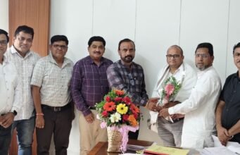 नूतन माध्यमिक शिक्षणाधिकारी भानुदास रोकडे यांचा सत्कार कनिष्ठ महाविद्यालय शिक्षक संघटनेच्या पाठपुराव्याला यश GPF स्लिपसाठी लवकरच विशेष कॅम्प