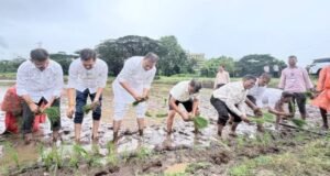 विधानसभा अध्यक्ष ॲड. राहुल नार्वेकर यांनी शास्त्रज्ञ, शेतकरी व विद्यार्थी संवाद कार्यक्रमात सहभाग घेतला
