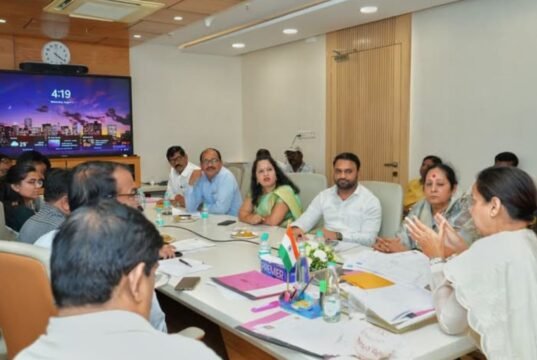 रायगड जिल्ह्यातील नागोठणे व रोहा परिसरात अतिवृष्टीमुळे बाधित झालेल्या दुकानदारांना नुकसानभरपाई तातडीने देण्यासाठी आवश्यक कार्यवाही