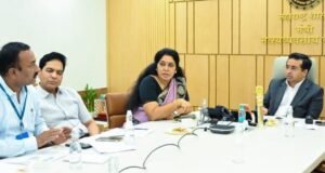 मत्स्यव्यवसायाच्या योजनांचा लाभ अधिकाधिक लाभार्थ्यांपर्यंत पोहोचवा – मंत्री नितेश राणे