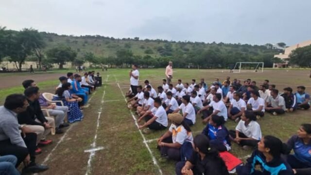 An effort to strengthen sports culture in schools through sports training for teachers.