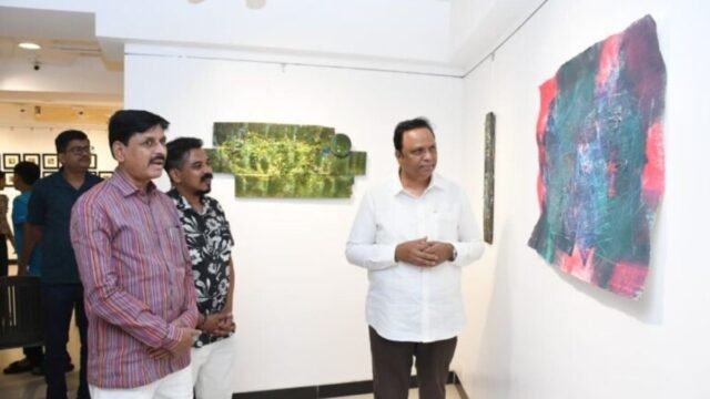 Paintings that effectively unravel the turmoil of the human mind – Minister Adv. Ashish Shelar