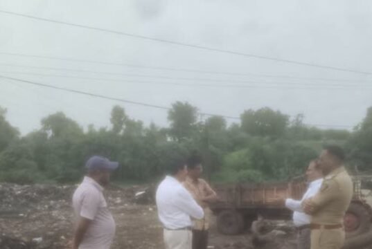 प्राप्त तक्रारीची तात्काळ दखल; विसरवाडी येथील कचरा डेपोची उपविभागीय अधिकाऱ्यांकडून पाहणी