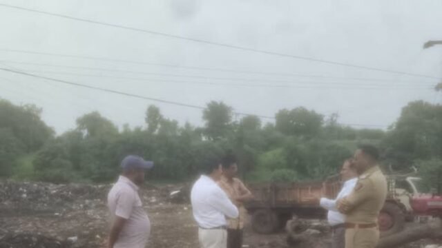 Immediate action taken on complaint received; Sub-Divisional Officer inspects garbage depot at Visarwadi.