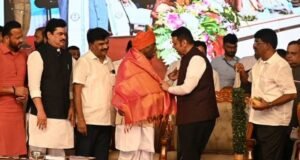 ज्येष्ठ नेते अण्णासाहेब डांगे हे महाराष्ट्राच्या सामाजिक व राजकीय क्षेत्रातील भीष्म पितामह असून, धडधाकट शरीरयष्टी, कणखर आवाज, शिस्त आणि दरारा हे त्यांचे गुण वाखाणण्यासारखे आहेत