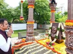 राजर्षी छत्रपती शाहू महाराज यांच्या नर्सरीबाग येथील समाधीस्थळी मुख्यमंत्री देवेंद्र फडणवीस यांनी पुष्पहार अर्पण करून दर्शन घेतले