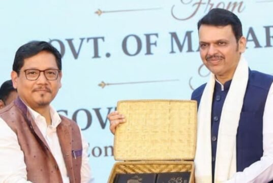 मुख्यमंत्री देवेंद्र फडणवीस आणि मेघालयचे मुख्यमंत्री कॉनराड के. संगमा यांच्या प्रमुख उपस्थितीत ‘मेघालय सदन’ चा जमीन हस्तांतरण व भूमिपूजन