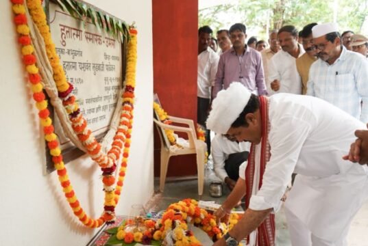 स्वातंत्र्यसैनिकांचा त्याग व योगदान प्रेरणादायी – पालकमंत्री संजय राठोड, हुतात्मा स्मारक उमरी येथे क्रांती दिन उत्साहात साजरा