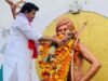 जागतिक आदिवासी दिनानिमित्त पालकमंत्री संजय राठोड, जिल्हाधिकारी यांचे भगवान बिरसा मुंडा यांना अभिवादन