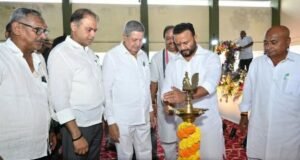 हिंगणघाट बाजार समितीचा आदर्श इतर बाजार समित्यांनी घ्यावा