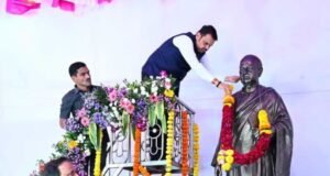 मुख्यमंत्री देवेंद्र फडणवीस यांनी दादासाहेब फाळके चित्रनगरी