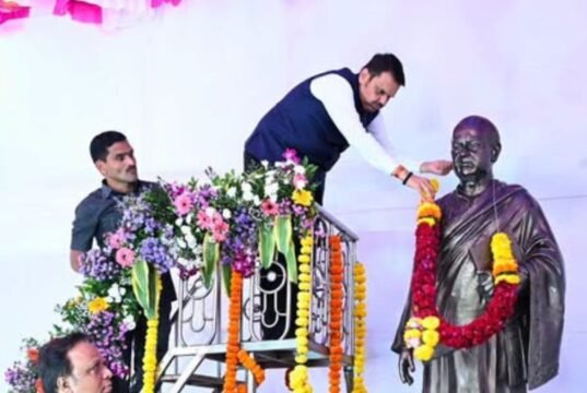 मुख्यमंत्री देवेंद्र फडणवीस यांनी दादासाहेब फाळके चित्रनगरी