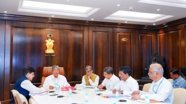 Universities should implement a uniform academic schedule for the effective implementation of the National Education Policy.