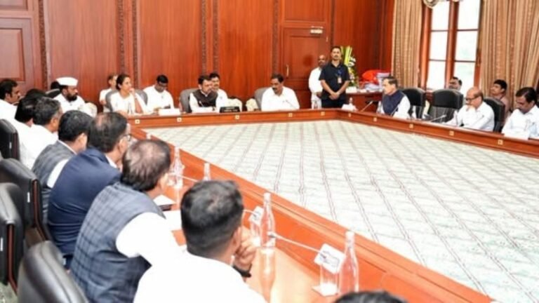 भोरमधील ग्रीन कॉरिडॉर प्रकल्पात स्थानिकांचे कमीत कमी नुकसान होईल असा मार्ग काढा – मुख्यमंत्री देवेंद्र फडणवीस