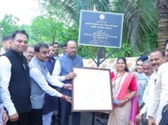 अलिबाग तालुक्यातील मुळे येथे पाणंद रस्त्याची मंत्री चंद्रशेखर बावनकुळे यांनी केली पाहणी