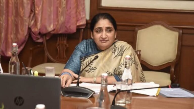 १७ सप्टेंबरला धावणार ‘बीड–पुणे’ रेल्वे; डिसेंबरअखेर ‘बीड–मुंबई’ सेवेसाठी युद्धपातळीवर कामे