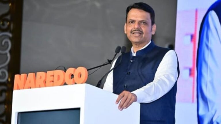 मुंबई पुढील १० वर्षांत झोपडपट्टीमुक्त करण्याचे लक्ष्य; क्लस्टर पुनर्विकासातून शहराचा चेहरामोहरा बदलणार – मुख्यमंत्री फडणवीस