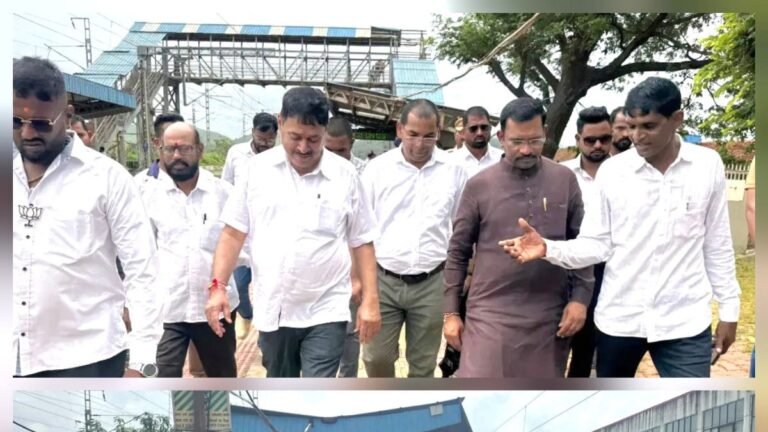 वैतरणा–वाढीव बेटावरील विद्यार्थी व नागरिकांच्या प्रश्नांसाठी खासदार हेमंत सावरा यांची भेट डहाणू वैतरणा प्रवासी सेवाभावी संस्थेने मांडल्या विविध समस्या